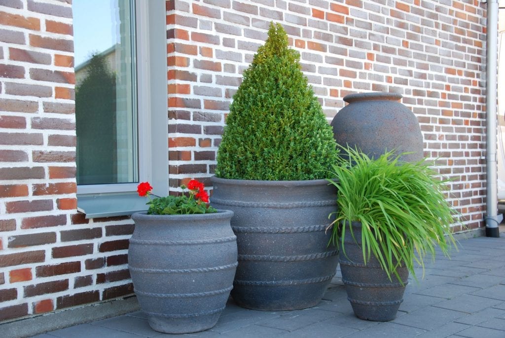 Vaso Colosseo stora planteringskärl och krukor ute året om gardendesign interiordesign utekrukor