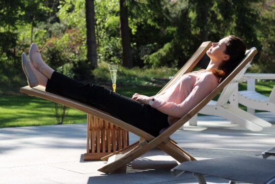 Solstol Bali teak för uteplatsen, trädgården och poolen