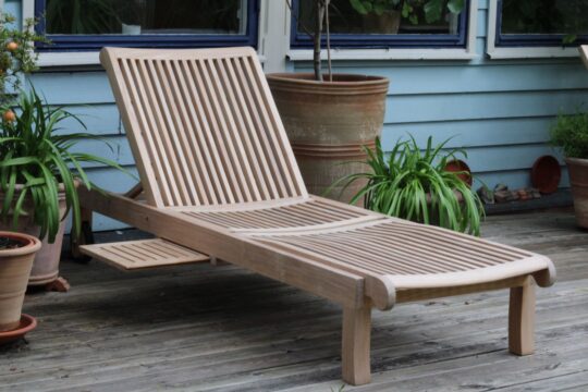 Solsäng teak Bali solstol för uteplatsen