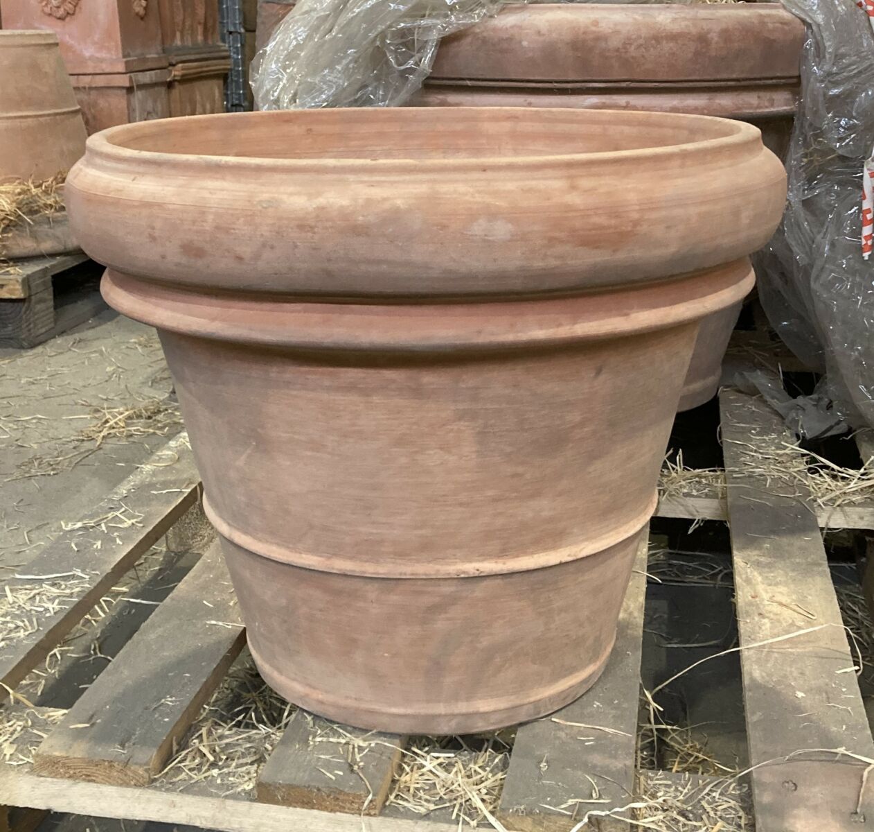Italienska Liscio db dia 45cm Outlet stor handdrejad terrakottakruka Kreta